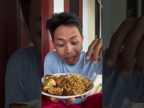 Ý TƯỞNG tuyệt vời💡 Đơn giản và bạn cũng có thể sử dụng nó #camping #survival #lifehacks #noodles