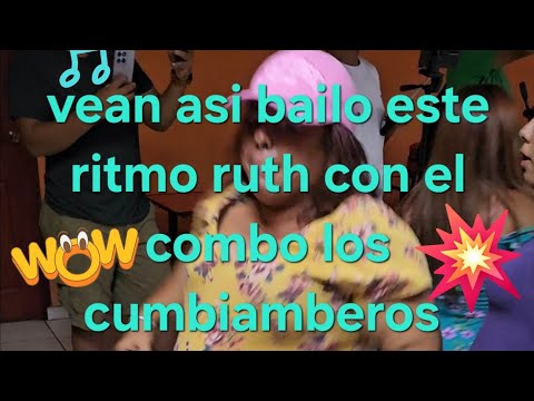 Mira asi bailo ruth y los demas bailarines este cumbion vean que paso 🎷🎵👏#music #show #baile #plaza
