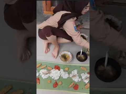Makan siang bersama