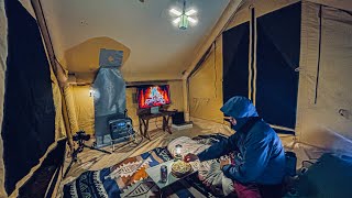 SOLO CAMPING IN A RAIN FOREST • COSY CAMPING SETUP IN AN INFLATABLE TENT SHELTER • ASMR