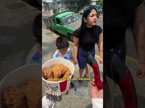 Le di cubeta llena de dinero a madre honesta para salvar a su familia en navidad 😭lloramos