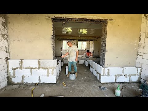 У нас ЧП! Коровы сломали загон. Куры на свободе. Продолжаем строить стены. Жизнь в деревне.