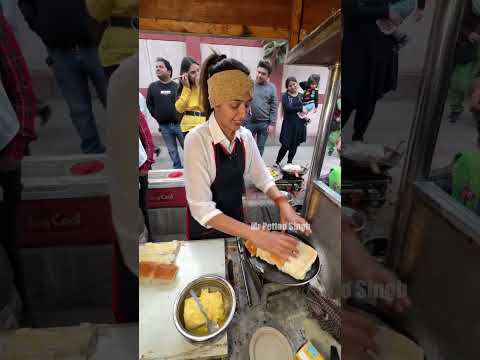 Viral Vada Pao Girl In Delhi #pettoosingh #shorts