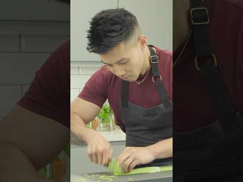 Most slices of celery cut in 30 seconds - 128 by @w2sixpackchef 🔪