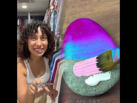 KLİMA VAR DİYE RASTGELE MAĞAZALARA GİRMEK #shorts #komedi #eğlence #mizah #tuğbayılmaz #funnyshort