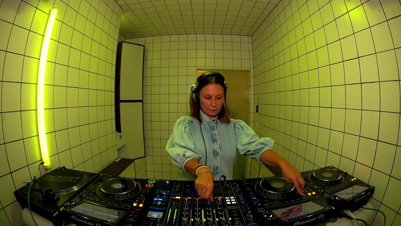 Juliet Sikora | HÖR – July 4 / 2025
