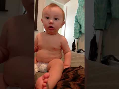 Scare the baby😂#youtube #baby #funny #funnyvideos #scared