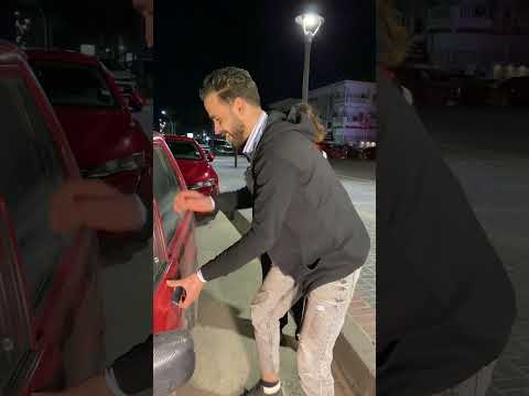 لما تبقا واقف تشقط بس انت معاك علبه كبريت 😂😂