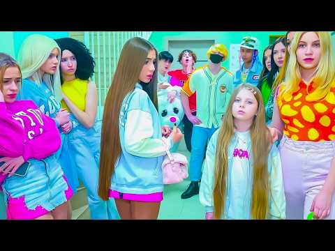 ¡Diana está en shock! Dana conquista Bunny School! La hermana de Diana quiere ser el número uno!