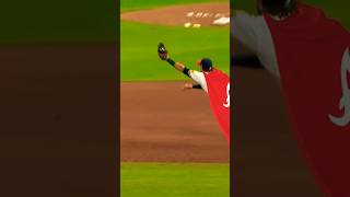 Austin Riley’s Superman catch was electric!⚡️🦸‍♂️ #mlb #bravesbaseball  #braves #baseballszn #viral