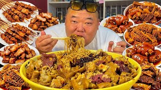 【筋头巴脑】猴哥整一顿老北京卤煮炸酱面，满满一碗十分实惠，味道那叫一个地道！【胖猴仔】