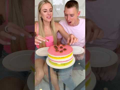 Lovely couple sharing sweets on a waffle cake!😍😜🎂🧇