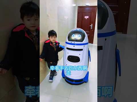 Robo held my hand and took me around the market and took good care of me ๐๐