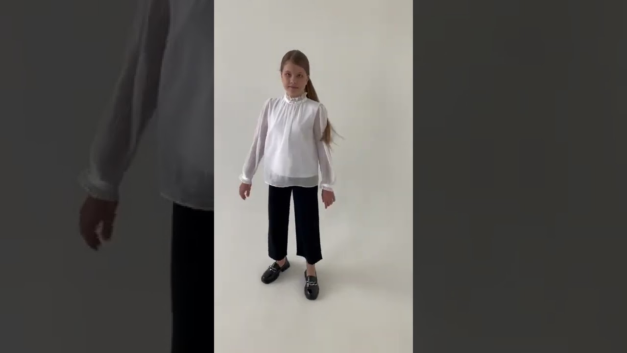 Блузка Lanson Kids с воротником-стойкой белая - видео Блузка Lanson Kids с воротником-стойкой белая - видео