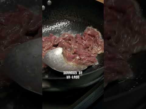 CARNE CON BROCOLI