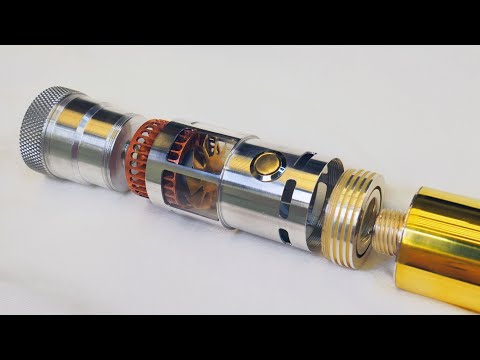 Пятый элемент фонарика сделал на токарном станке. Прозрачные иллюминаторы.