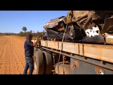 Russel possède la plus grosse casse du désert australien