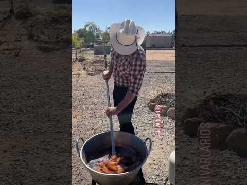 Unos Chicharrones 🐷🐷🔥🔥🔥 #chicharron #chicharrones #carnitas #carnita #rancho #ranchlife #recipe