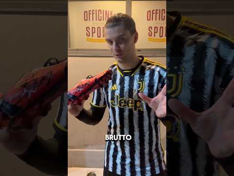 Quanto costa la scarpa MENO COSTOSA del WEB?🇨🇳😂 SCOPRILO SUL VIDEO CORRELATO!  #funny #calcio