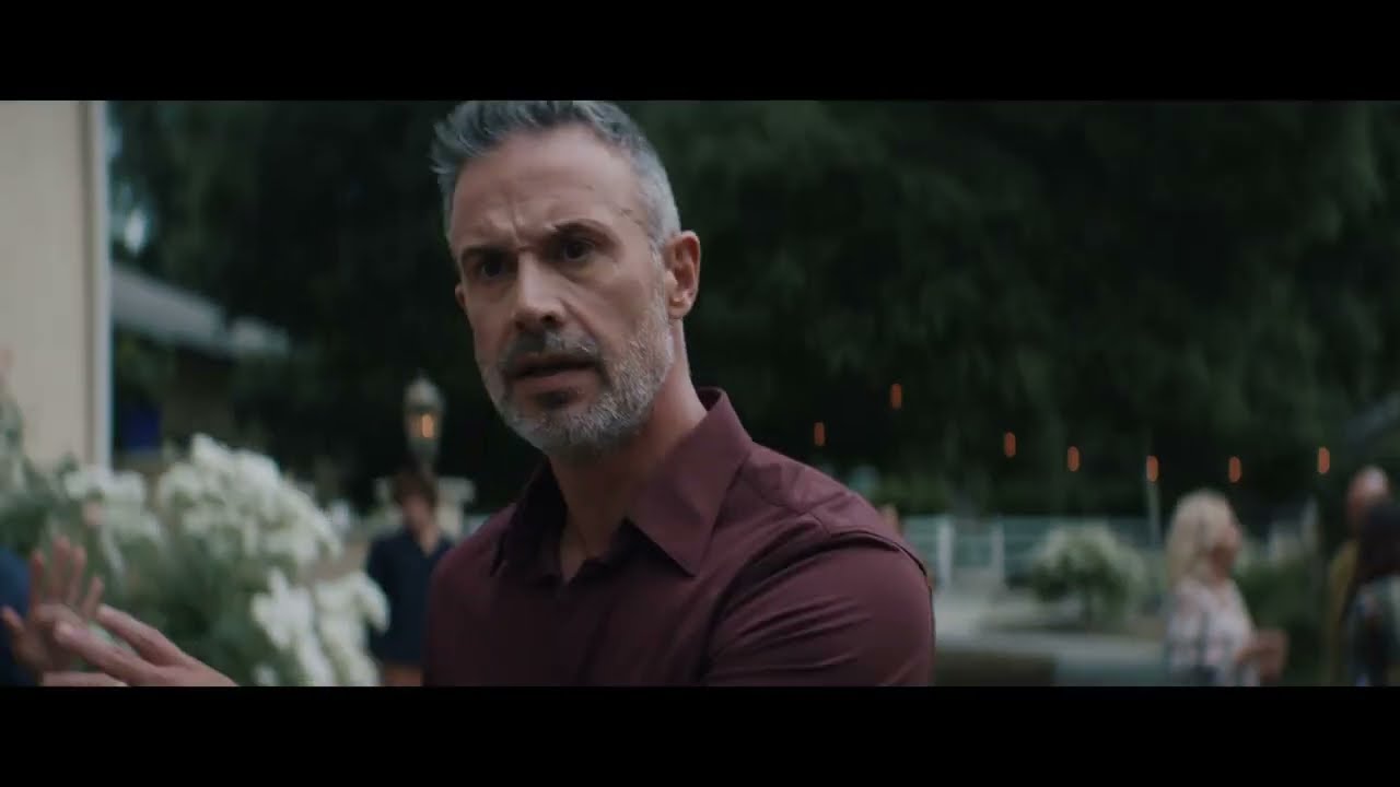 The Girl in the Pool Trailer miniatyrbilde