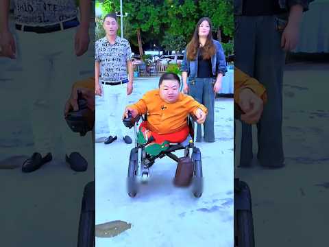 빌려준 돈 못 받는다고 남편 다그치던 아내, 테이블 밑 확인하고 할 말 잃어