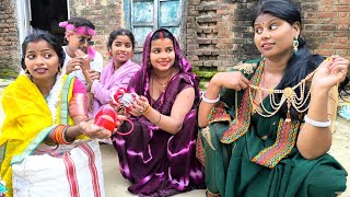 गांव में फेरी लगाने वाली देखिए अपना सामान बेचवाने के लिए क्या - क्या करवाती हैं! || LAKSHAY COMEDY |