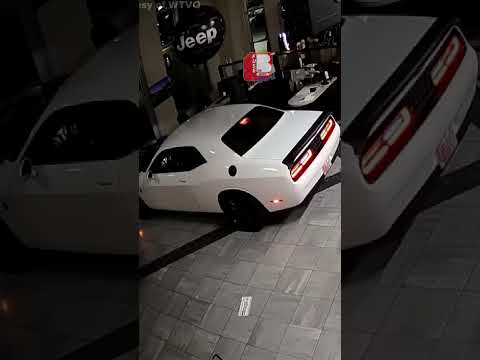 Orang Ini Berhasil Mencuri 15 Mobil Dalam 1 Malam