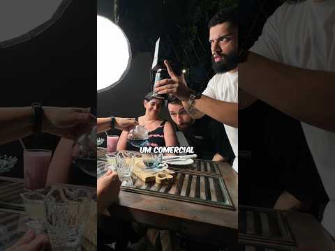 OFERECEMOS UM COMERCIAL DE GRAÇA PARA ESSA SENHORA