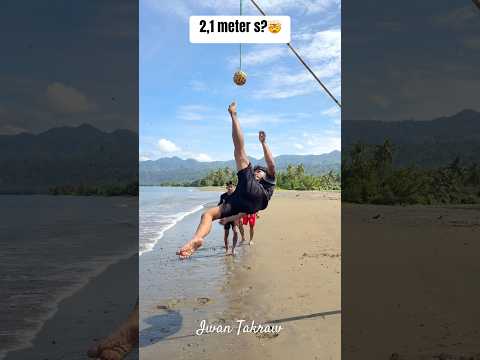 Latihan bola Gantung di Pantai 🤩#spike #sepaktakraw #Rollspike