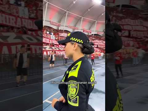 Petugas keamanan Stadion tercantik di dunia 😱