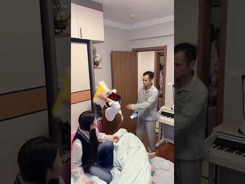 女儿们拿起武器不顾自身安危保护妈妈 #搞笑 #骗你生娃系列 #funny