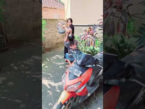 EMAK EMAK DILAWAN #lawakbusungbiu #komedi #funny #sekedarhiburan #komedibali #bali
