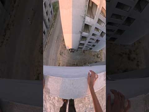bro get angry 😂#rooftop #parkour #spiderman #spidermanparkour