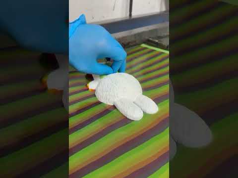 Hydro Dipping Labubu #satisfying #labubu