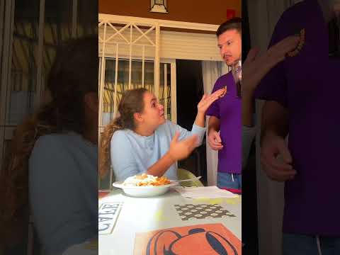 QUE RICO LOS MACARRONES CON TOMATE JAJA #humor #novios #comedia #parodias #pareja #parejas
