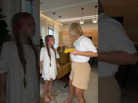 ДАЙ БАНАНА #внучкапрезидентаева #minukashorts