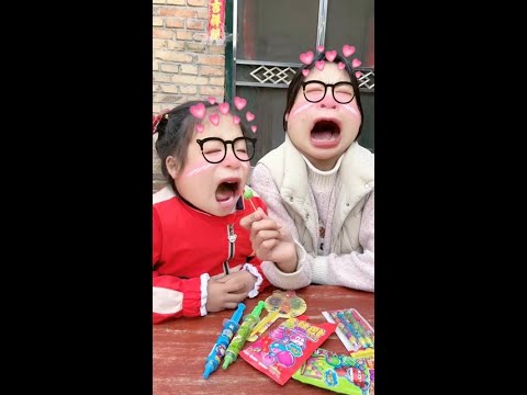 #父女俩的欢乐时光 #无忧无虑的童年 #母女俩的欢乐时光#funny#famliyvideo#ChinaFunnyVideo