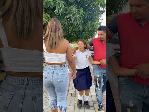 Le llama tía a una extraña por esta razón