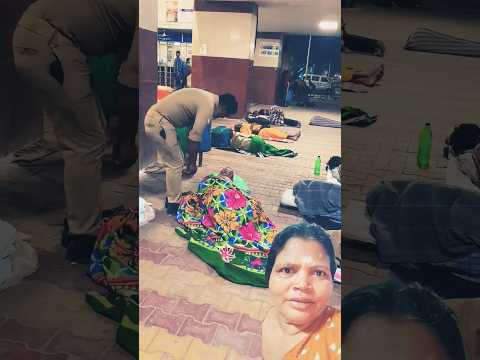 നല്ല പോലീസുകാരൻ പാവപ്പെട്ടവരെ സഹായിക്കാൻ നല്ല മനസ്സുള്ള പോലീസുകാർക്ക് എന്റെ വക സല്യൂട്ട് 🙏🏻🙏🏻👨🏻‍✈️