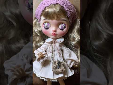 How to dress blythe doll? #blythedoll #blythecustom #blythedollclothes #blythedolllovers