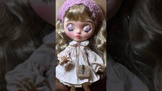 How to dress blythe doll? #blythedoll #blythecustom #blythedollclothes #blythedolllovers