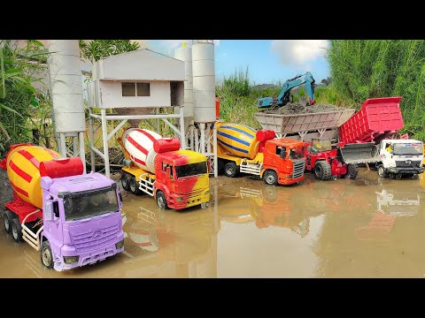 Proses Ngecor Jalan Desa Mobil Truk Molen Beton Mixer Oleng, Tronton Fuso, Isuzu Giga Hino 500