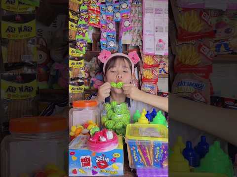 Bé Bông mua tiệm chú tư 😂 | Ăn vặt chú Tư #anvattuoitho #candy #shorts