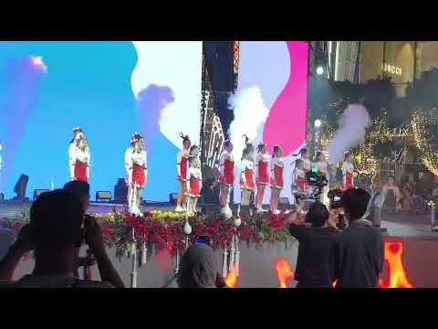 พักเรื่องรถมาดูน้องเกรซเต้นที่IconSiamหน่อยโตแล้ว!!