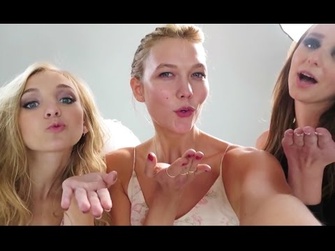 #Spotlight: Supermodel Karlie Kloss Trades Lookbooks For Textbooks As She Begins Her First Day At NYU!