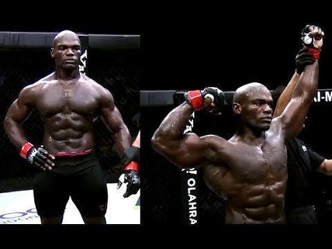 When A Bodybuilder Physique Knows Martial Arts?