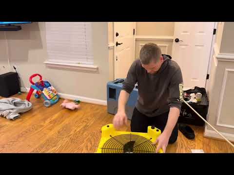 How to dry your floor with a commercial dehumidifier