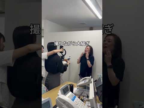 会社猫ふくの日常😸本製作中です✨ふくは立派なカメラで盛れる写真撮ってもらってたので社員撮影は興味なしでした😅#株式会社日章#会社猫#トラック