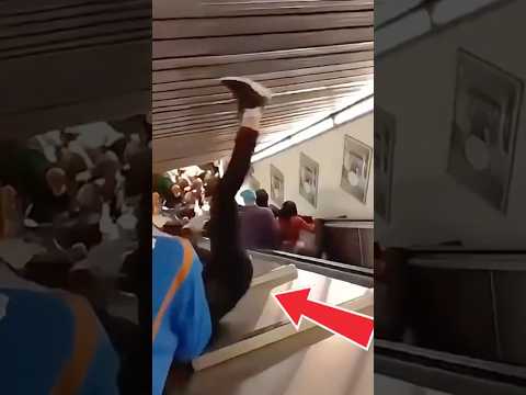 alasan kenapa eskalator ini bergerak sangat cepat