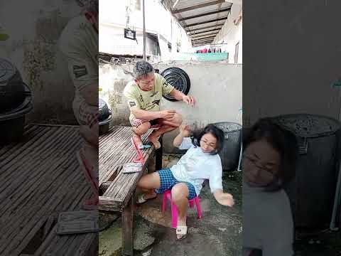 funny wife hair fixing 🤣🤣 #funny #humorvibes #comedy #funnycomedy #goodvibes #kkkkk